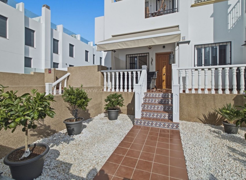 Apartment / flat in Punta Prima