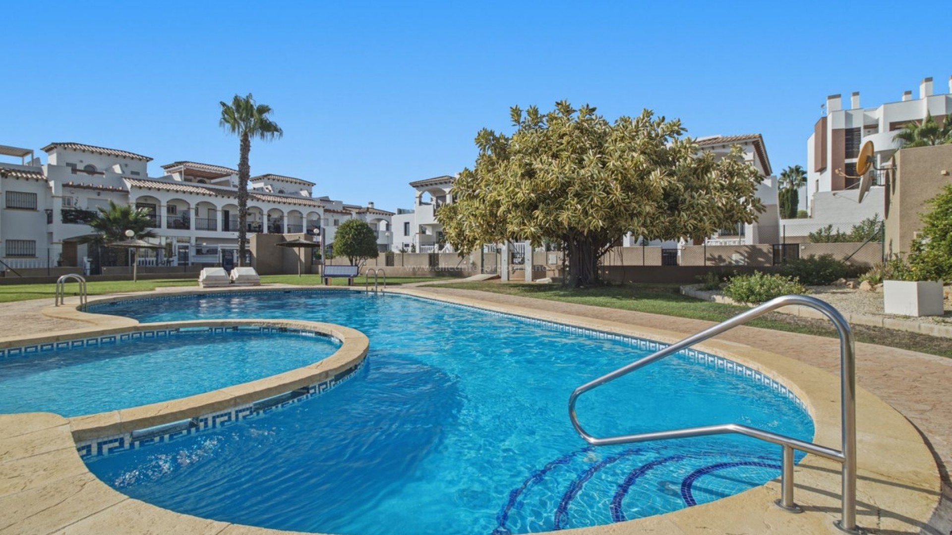 Apartment / flat in Punta Prima