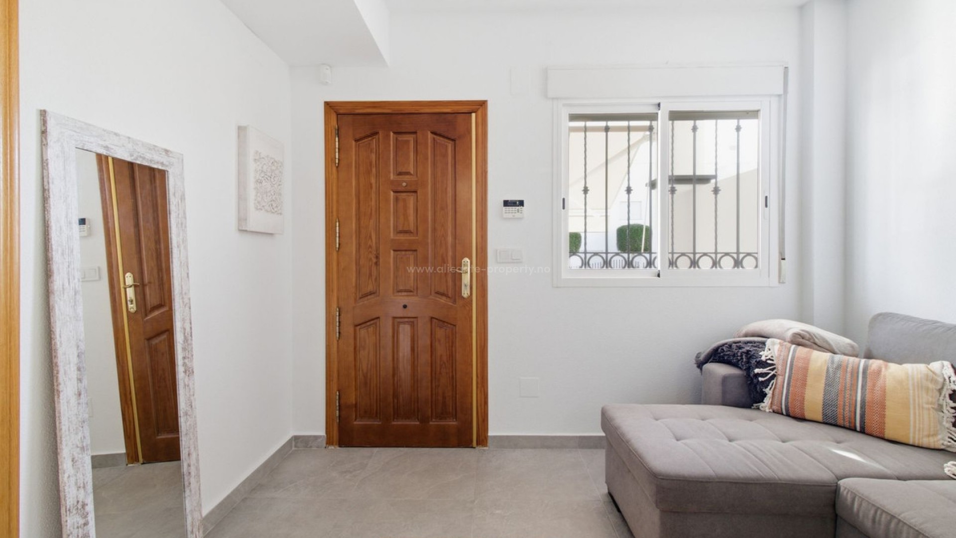 Apartment / flat in Punta Prima