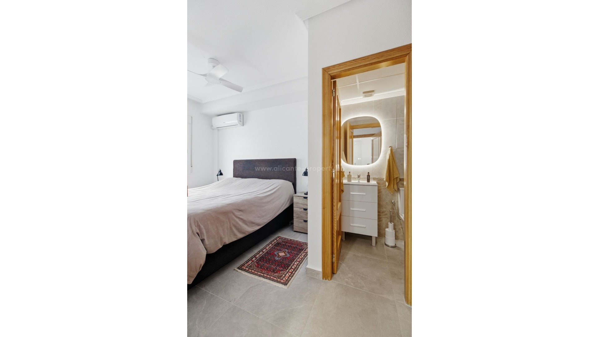Apartment / flat in Punta Prima