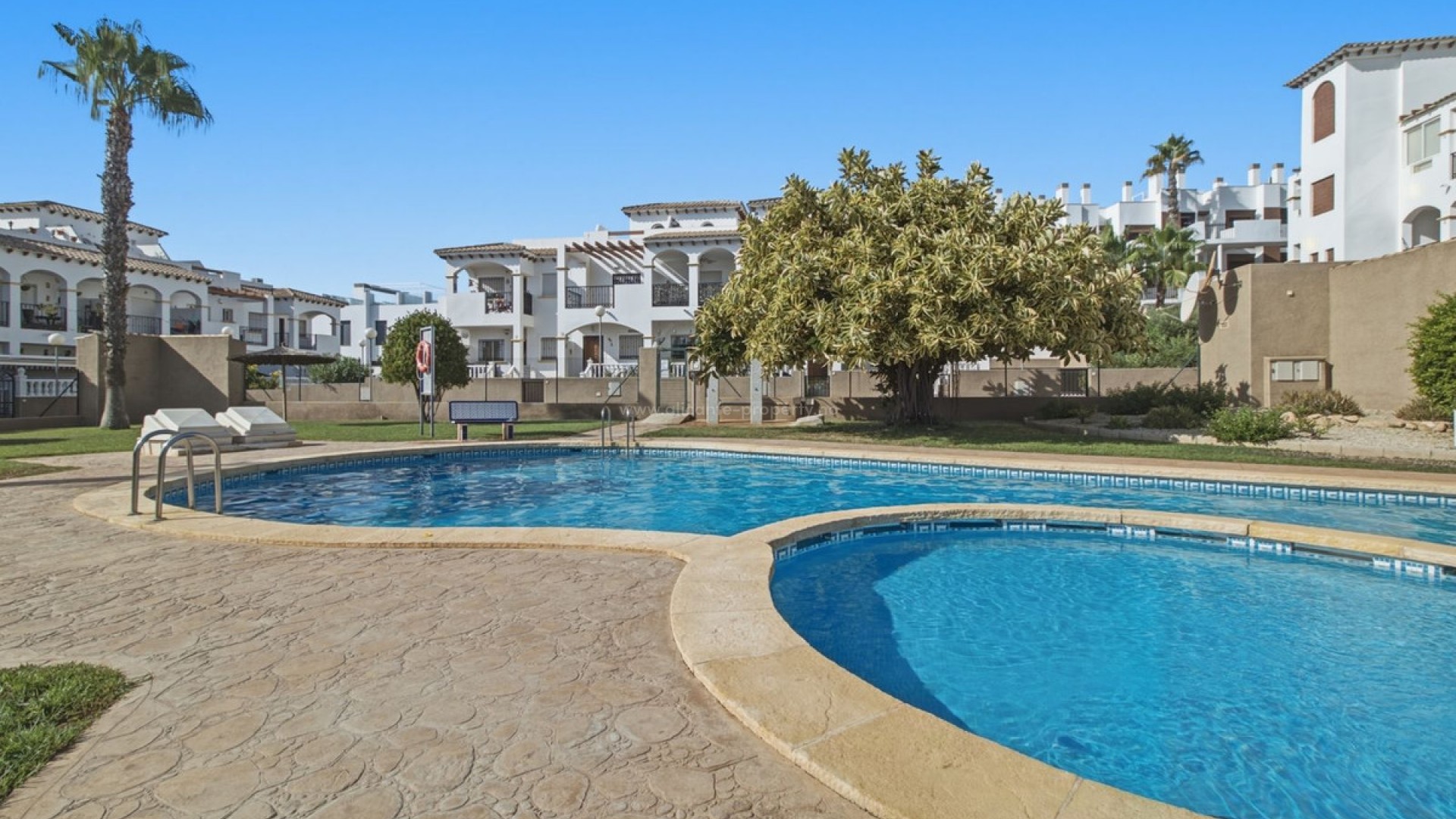 Apartment / flat in Punta Prima