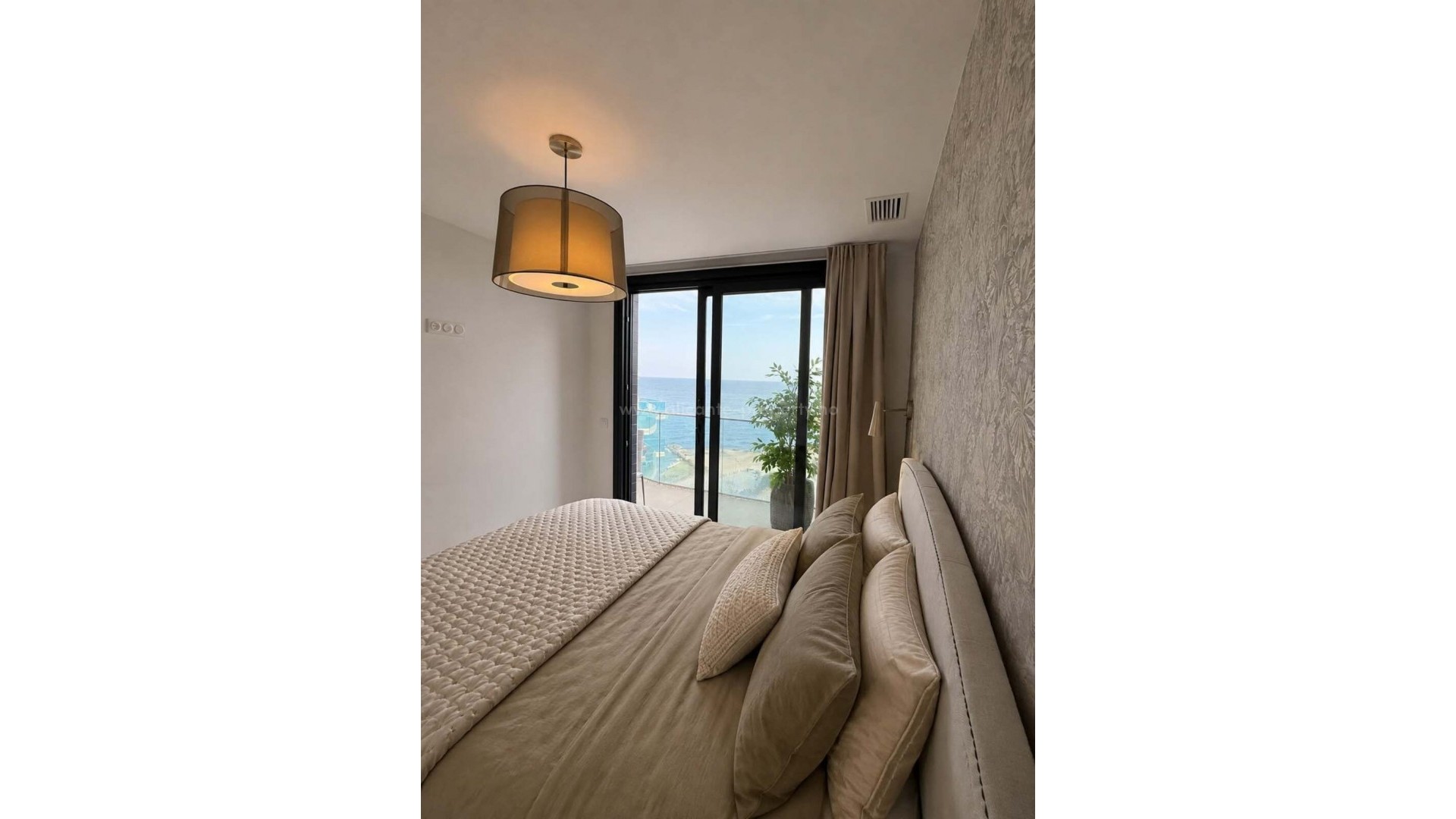 Apartment / flat in Punta Prima