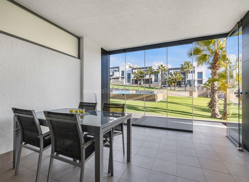 Apartment / flat in Punta Prima