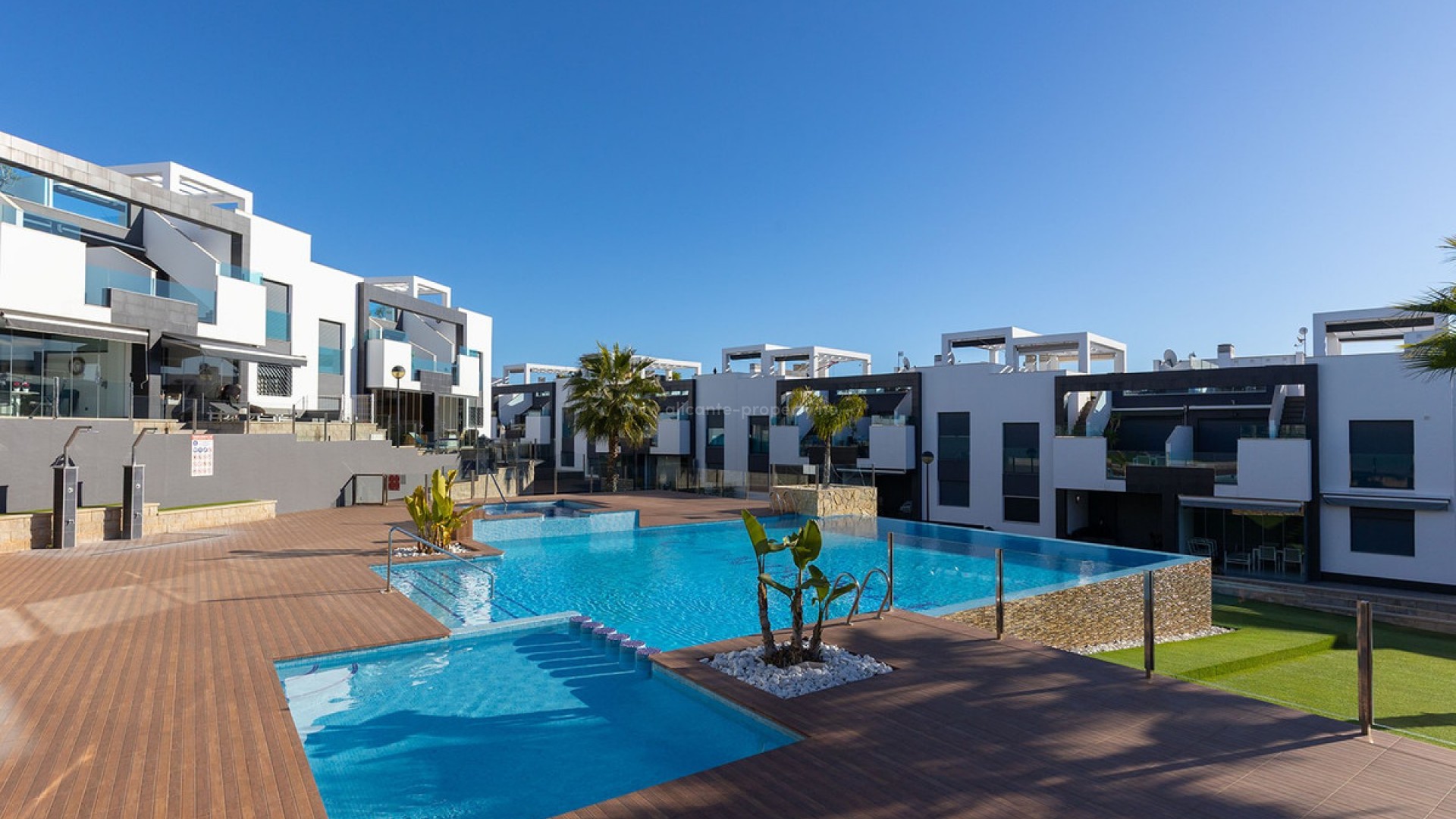 Apartment / flat in Punta Prima