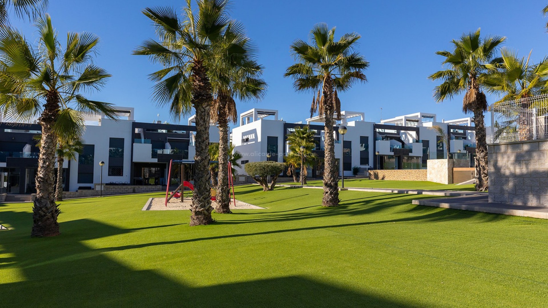 Apartment / flat in Punta Prima