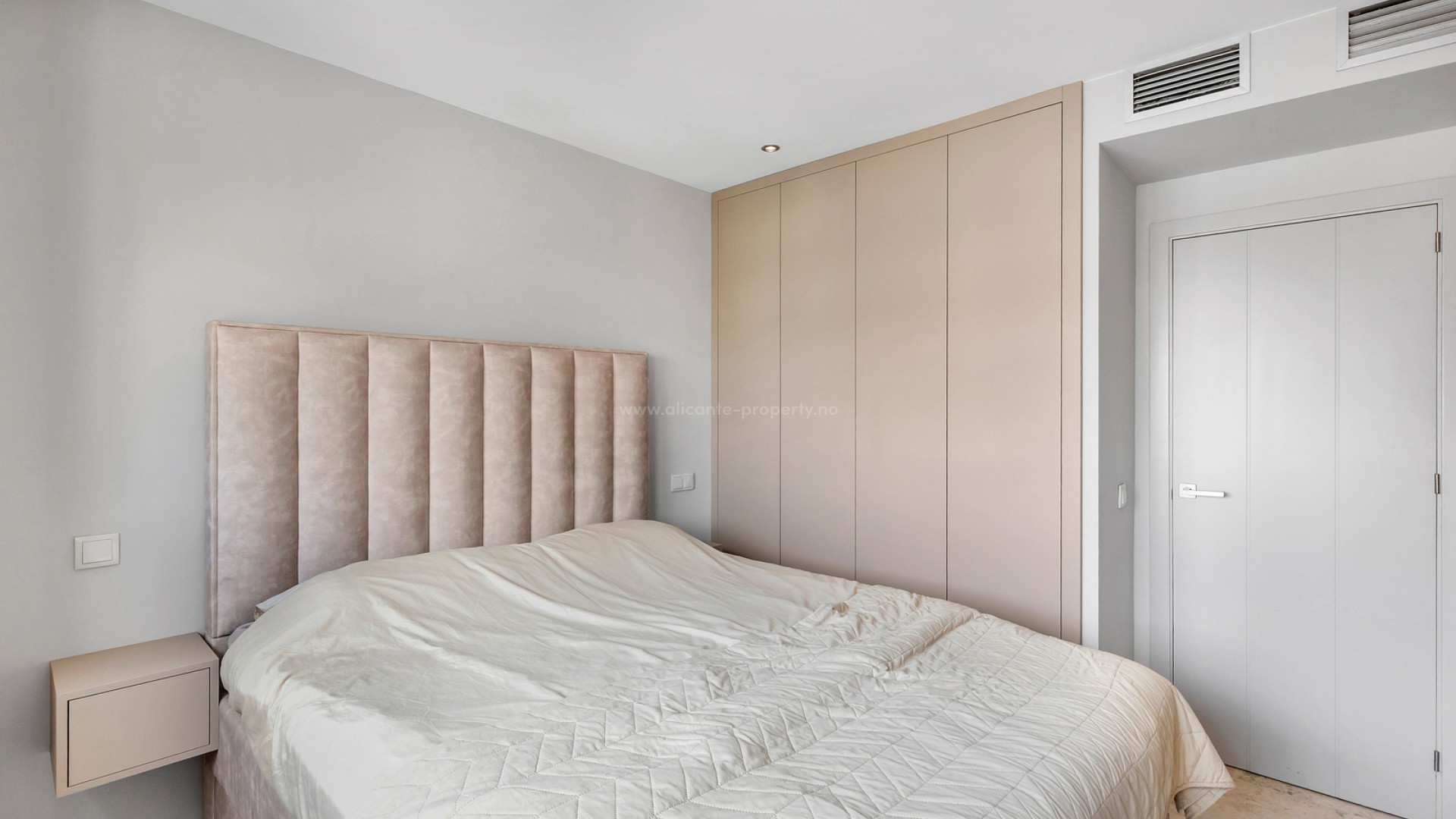 Apartment / flat in Punta Prima