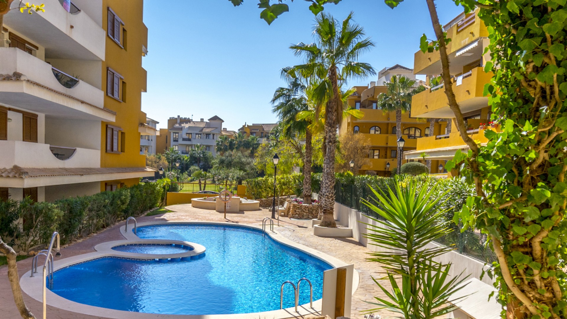 Apartment / flat in Punta Prima