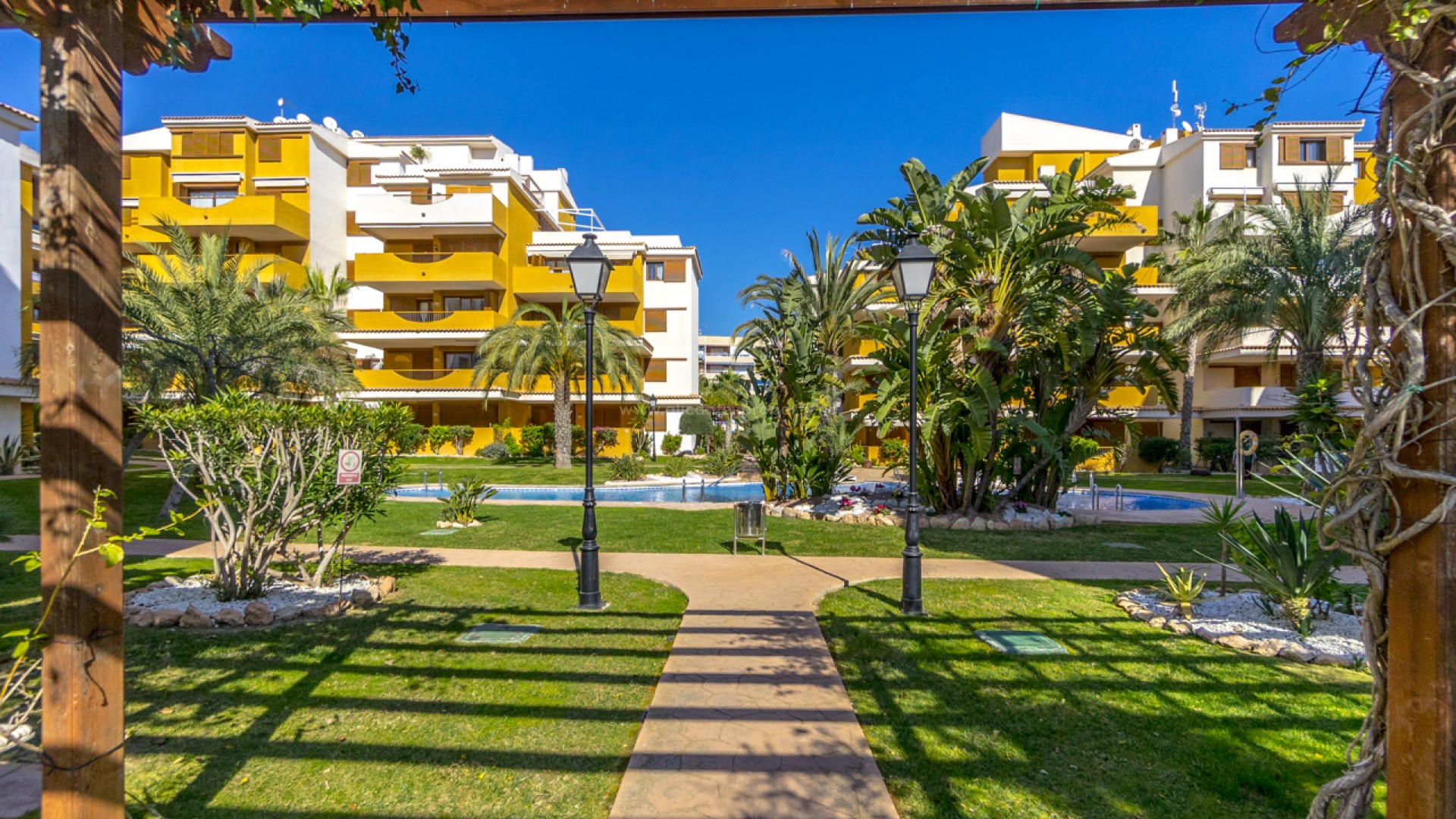 Apartment / flat in Punta Prima