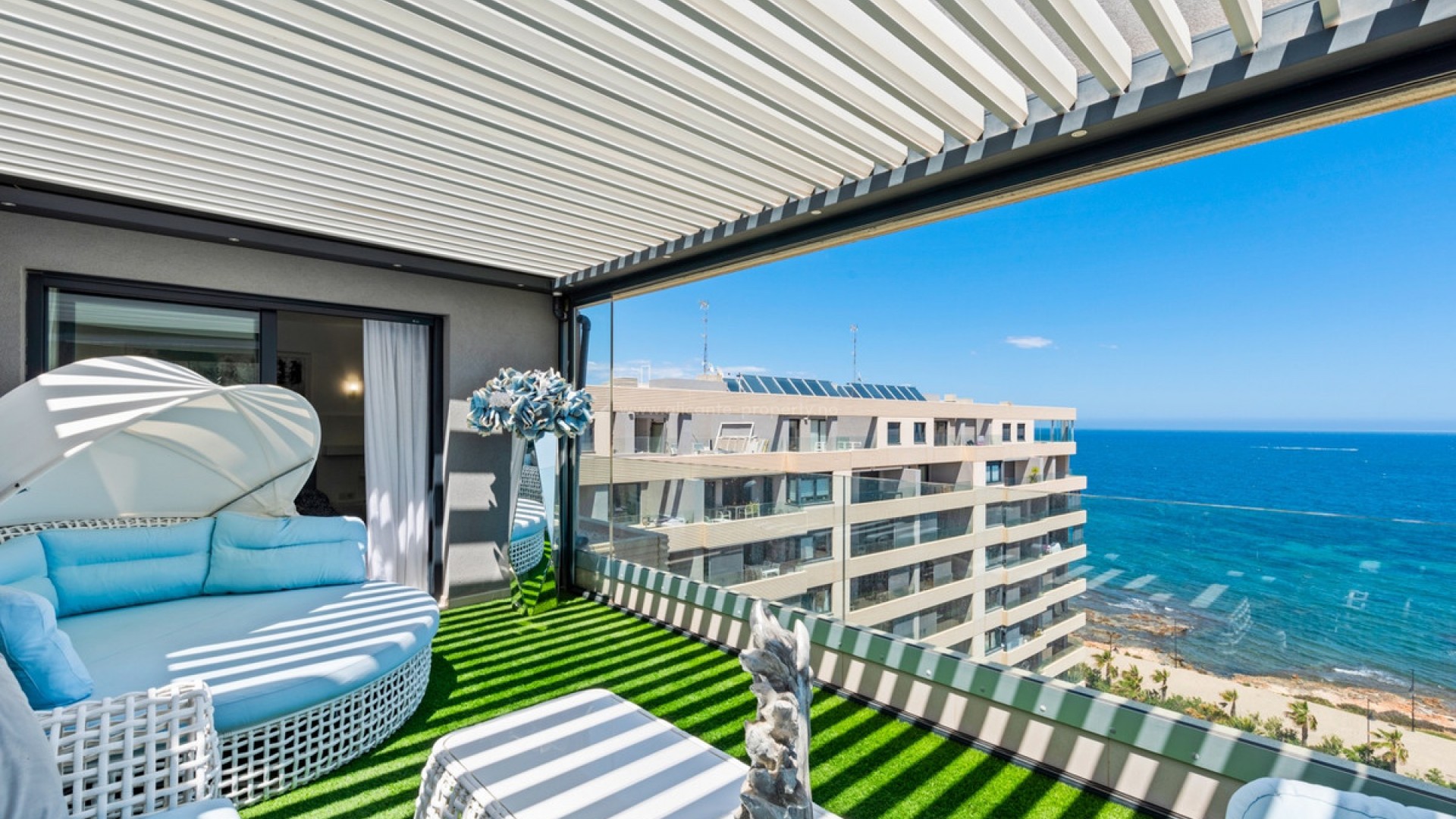 Apartment / flat in Punta Prima