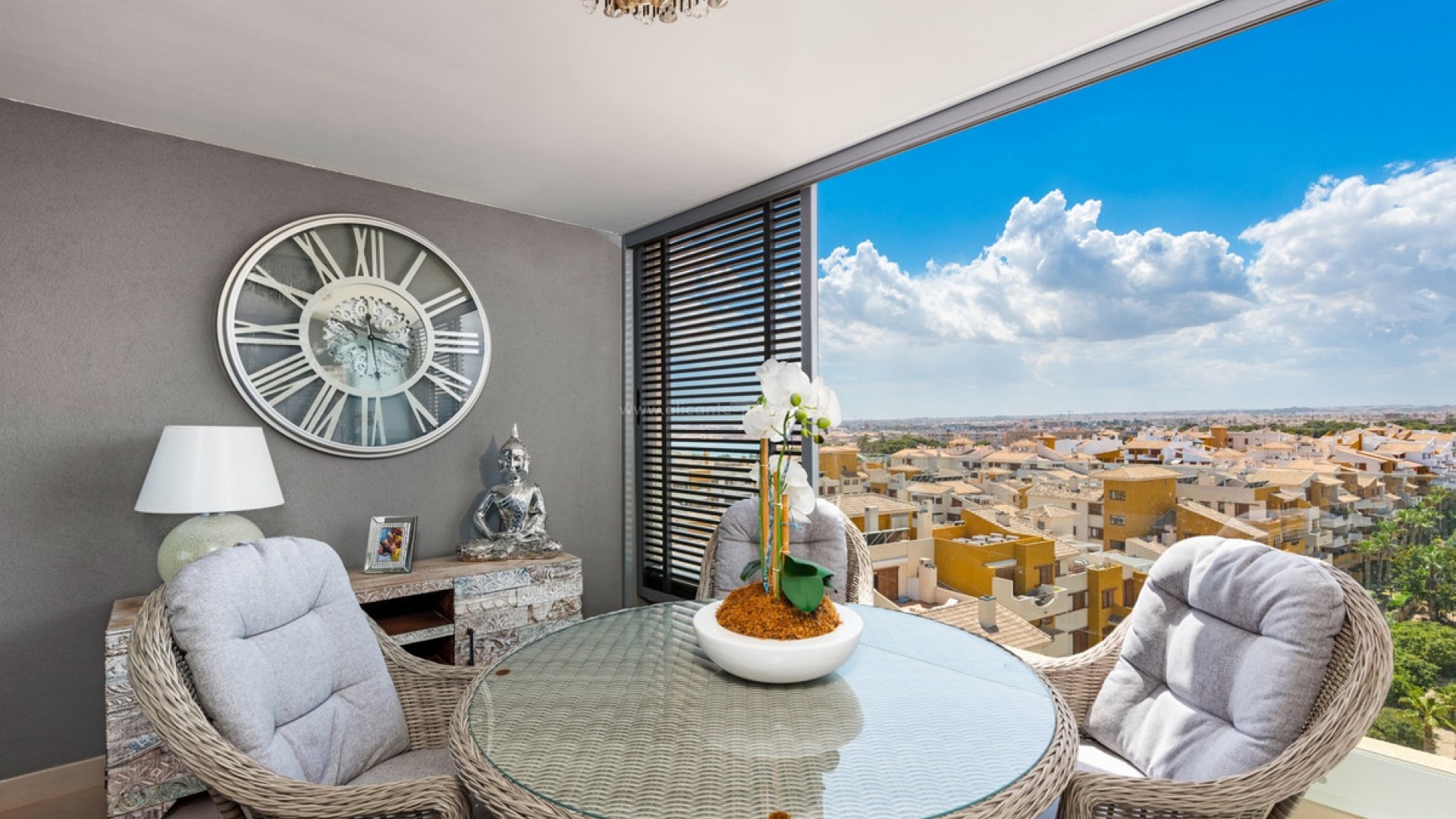 Apartment / flat in Punta Prima