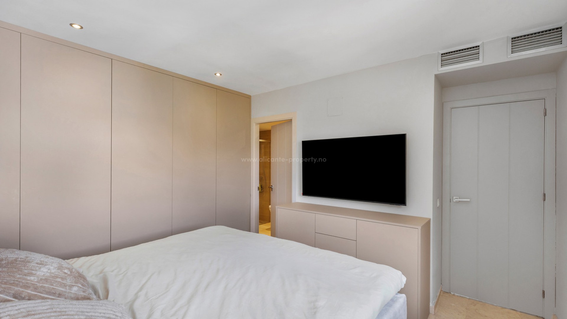 Apartment / flat in Punta Prima