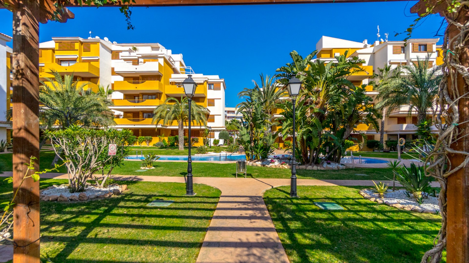 Apartment / flat in Punta Prima