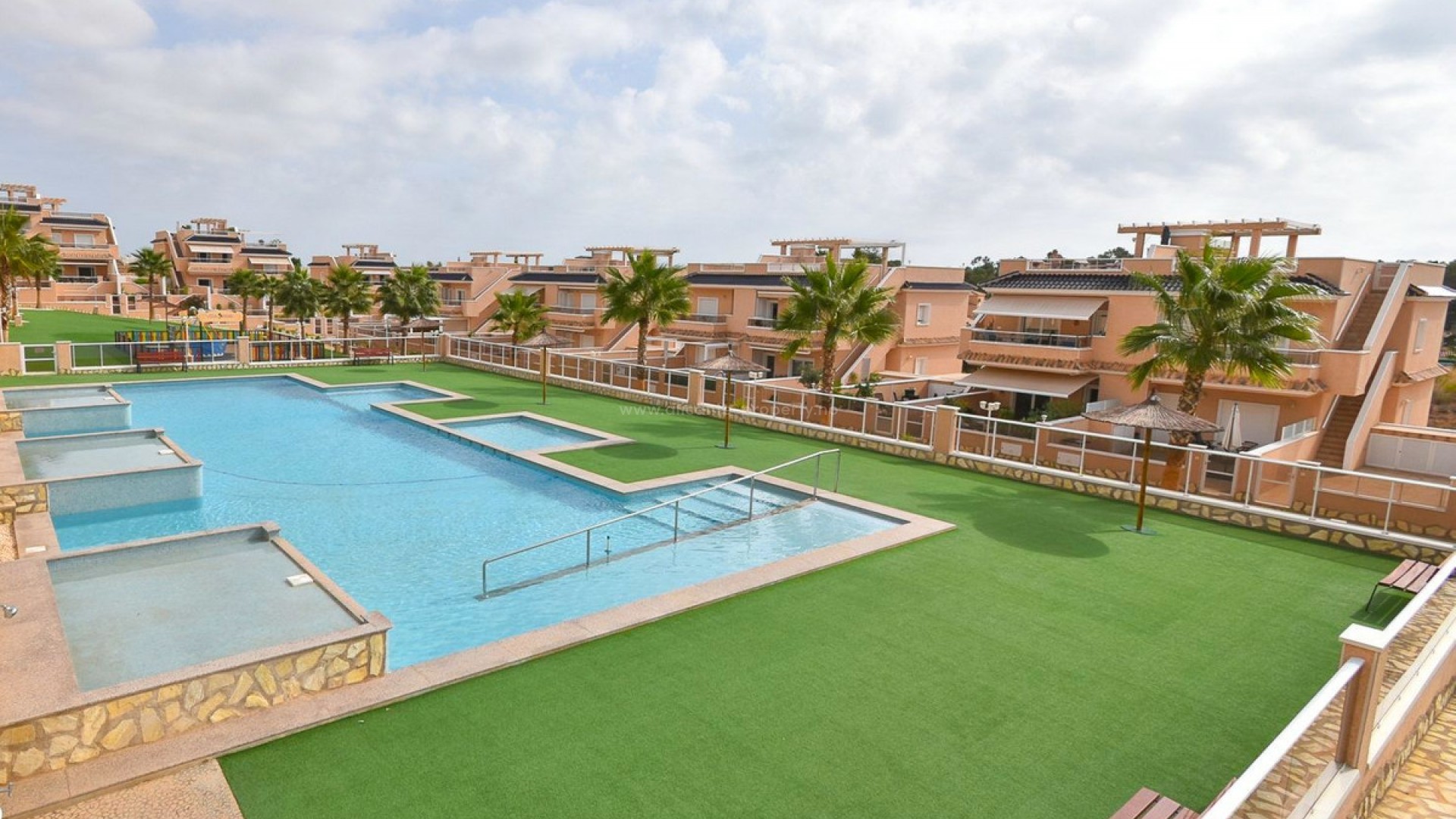 Apartment / flat in Punta Prima