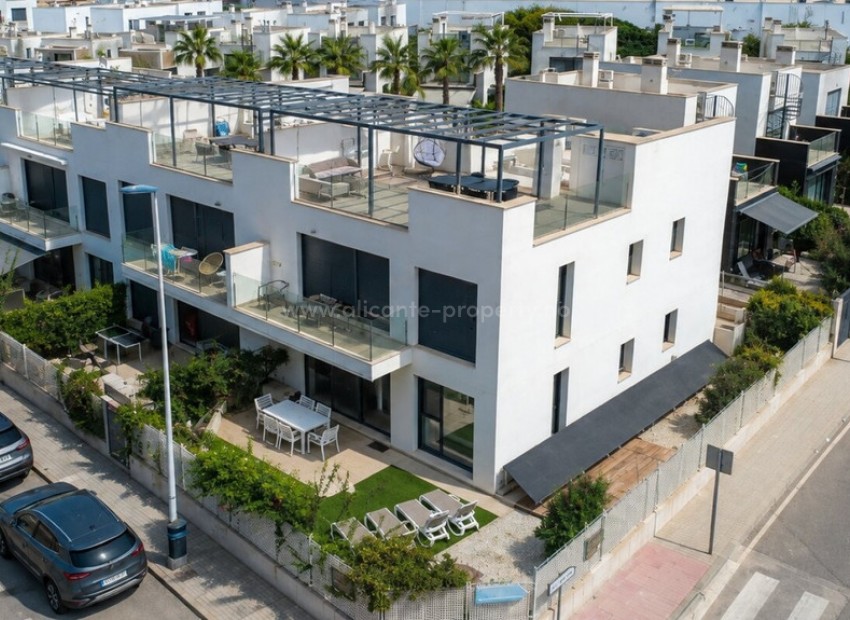 Apartment / flat in Punta Prima