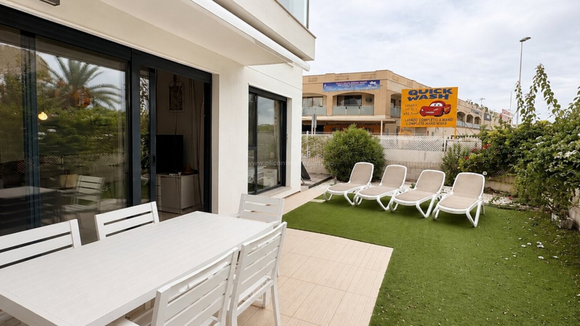 Apartment / flat in Punta Prima