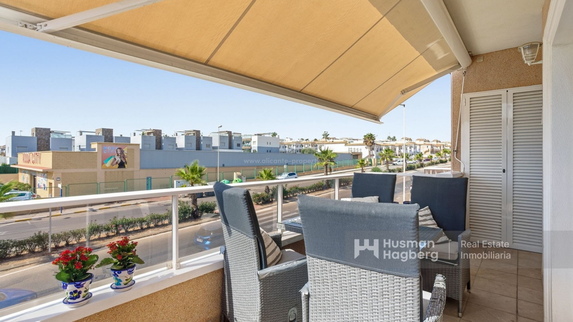 Apartment / flat in Punta Prima