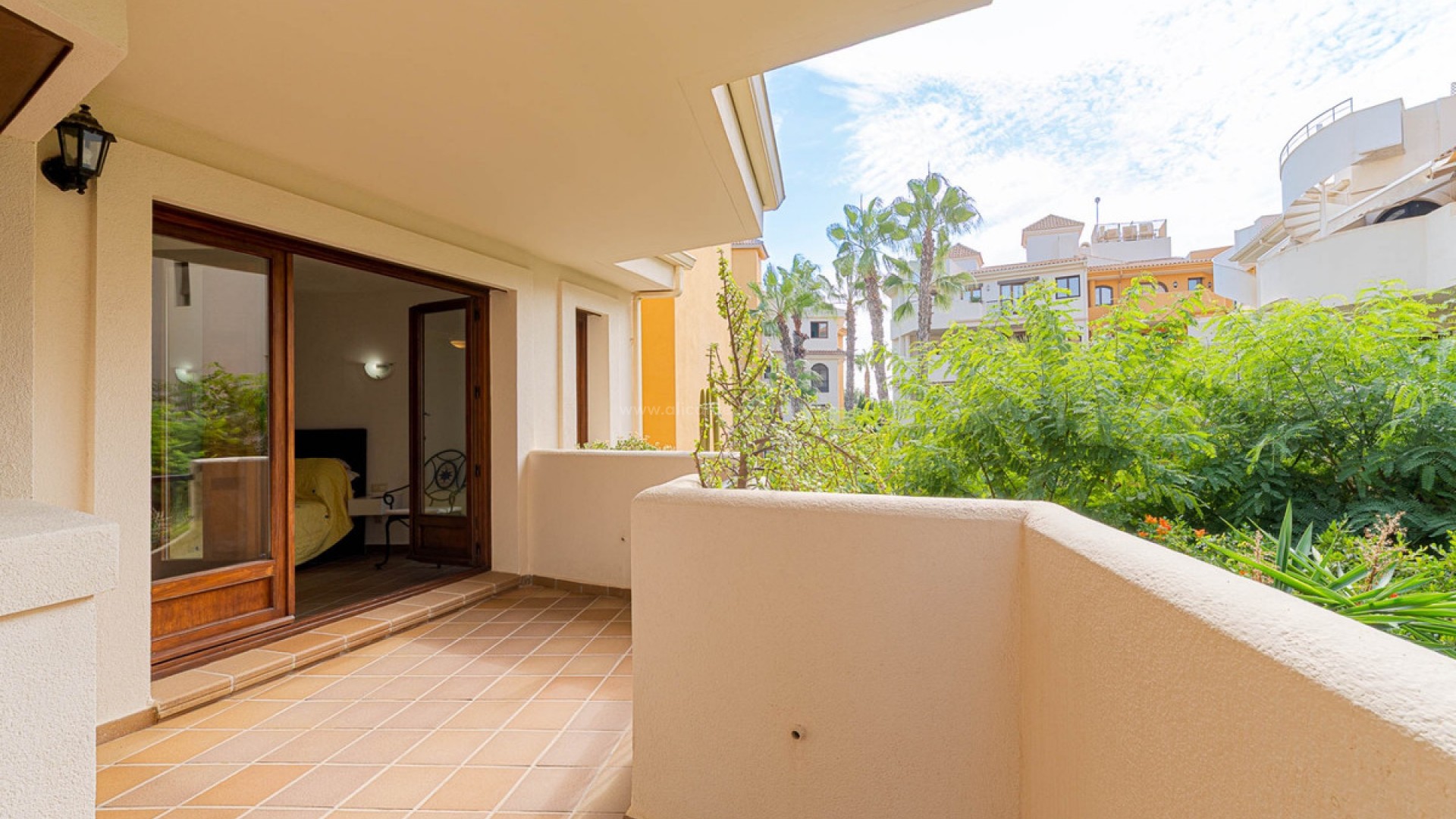 Apartment / flat in Punta Prima