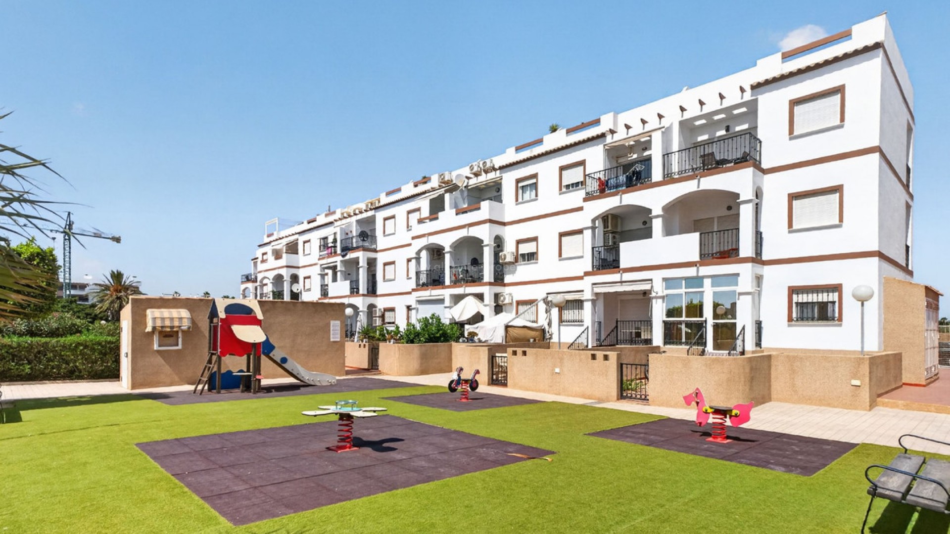 Apartment / flat in Punta Prima