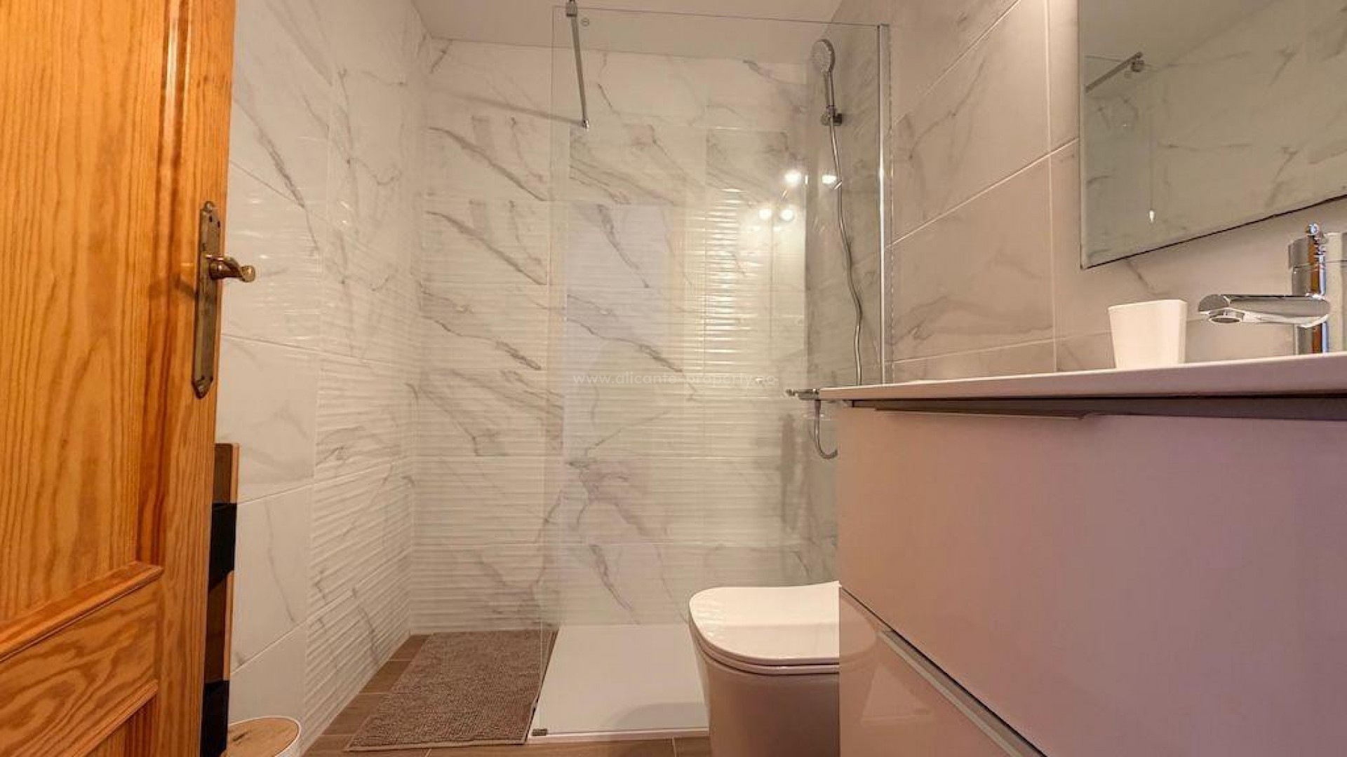 Apartment / flat in St James Hill