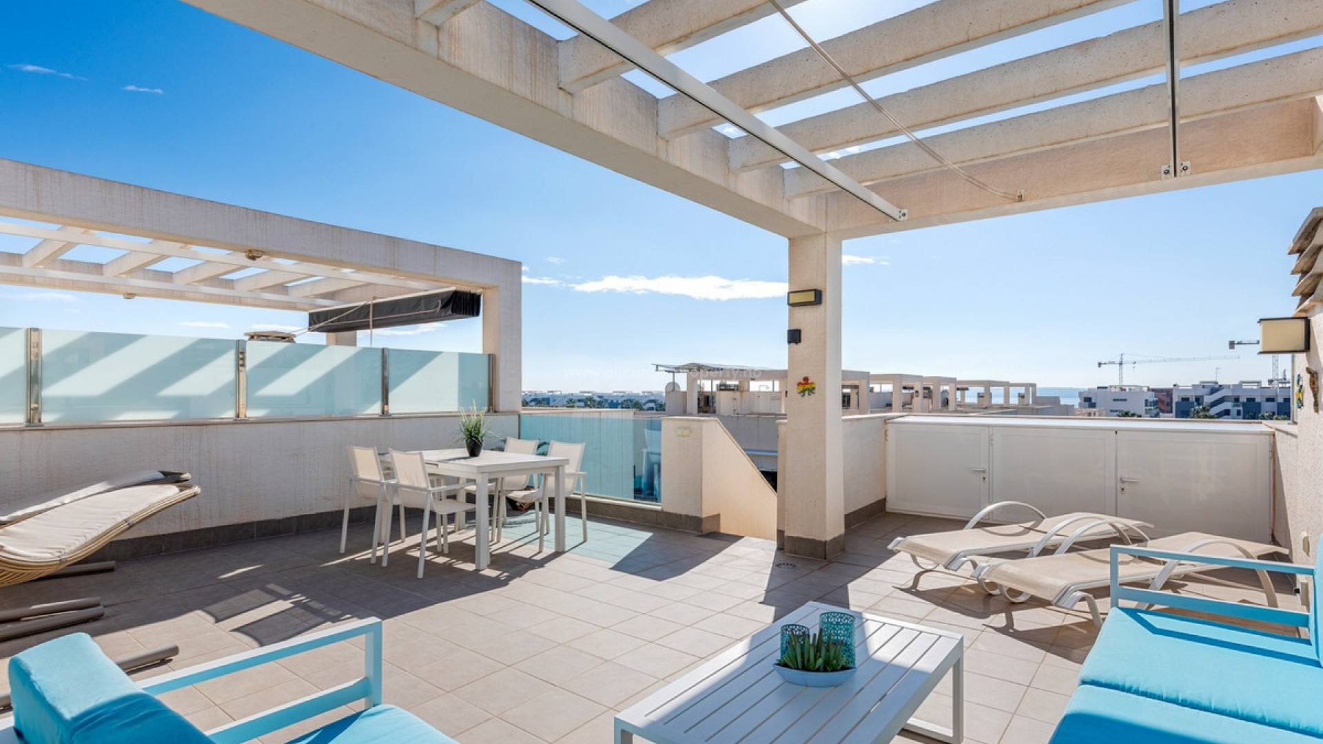 Apartment / flat in Urbanización El Raso