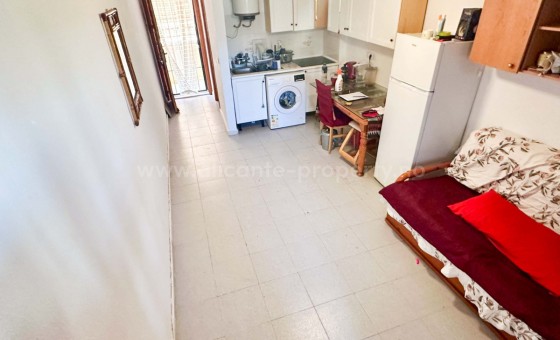 Apartment / flat - Resale - Torrevieja - La Siesta