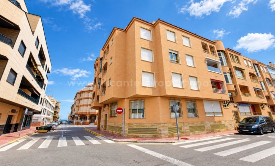 Apartment / flat - Resale - Torrevieja - Playa De La Mata