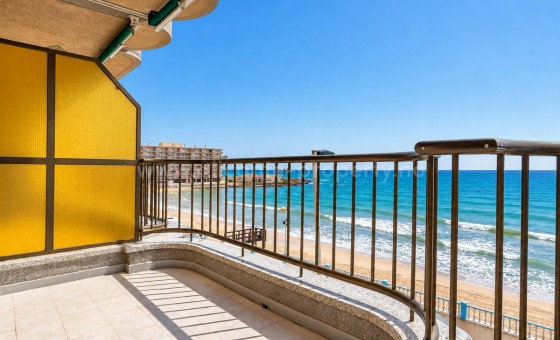 Apartment / flat - Resale - Torrevieja - Playa de los Locos