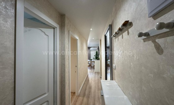 Apartment / flat - Resale - Torrevieja - Playa del Cura