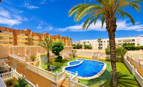 Apartment / flat - Resale - Torrevieja - Playa del Cura