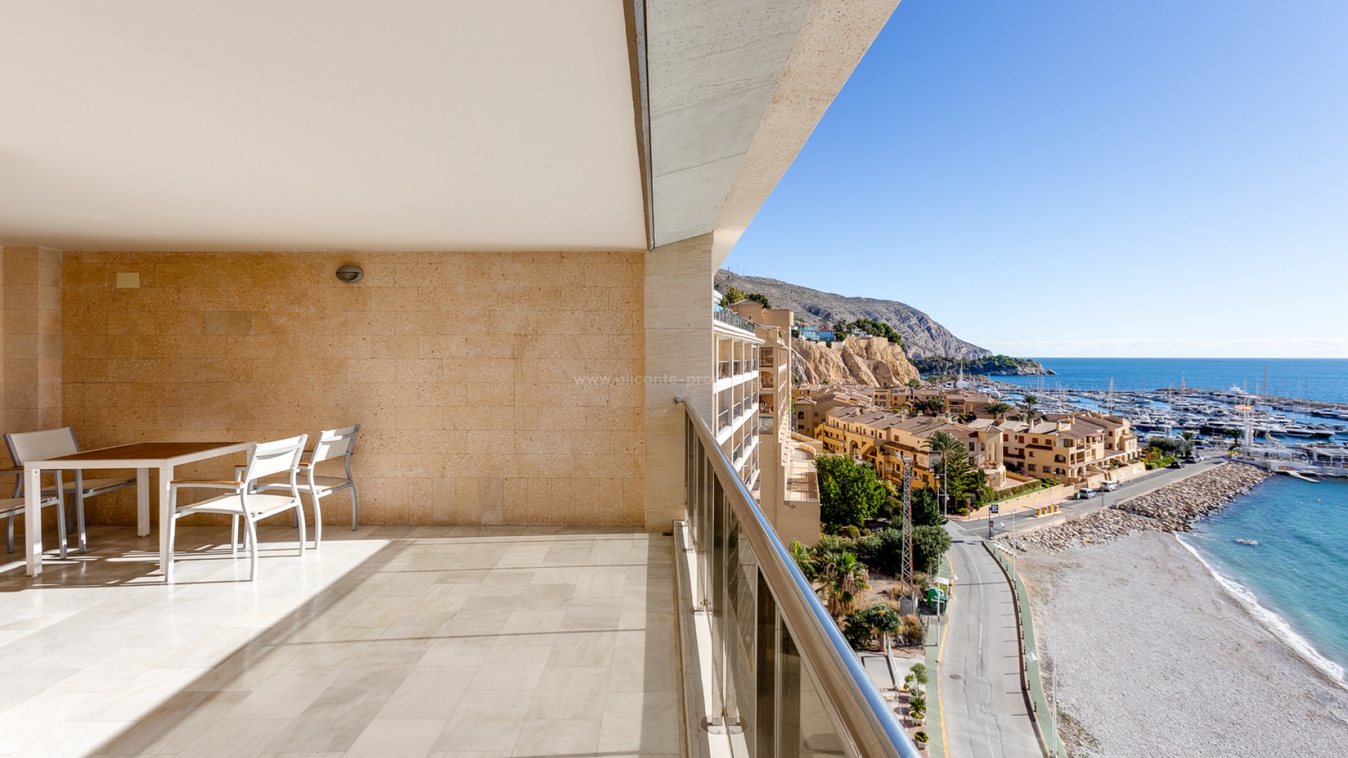 Apartments/flats by the beach in Altea, with fantastic views over the Mediterranean, first line apartments w/view, 82 m2, 2 bedrooms, 2 bathrooms