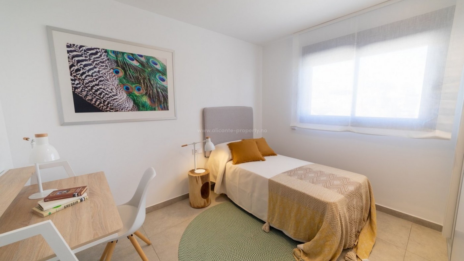 Apartments/flats in Gran Alacant/Santa Pola with 2/3 bedrooms and 2 bathrooms, sea view and short distance to Carabassi beach. Communal pools and nice gardens.