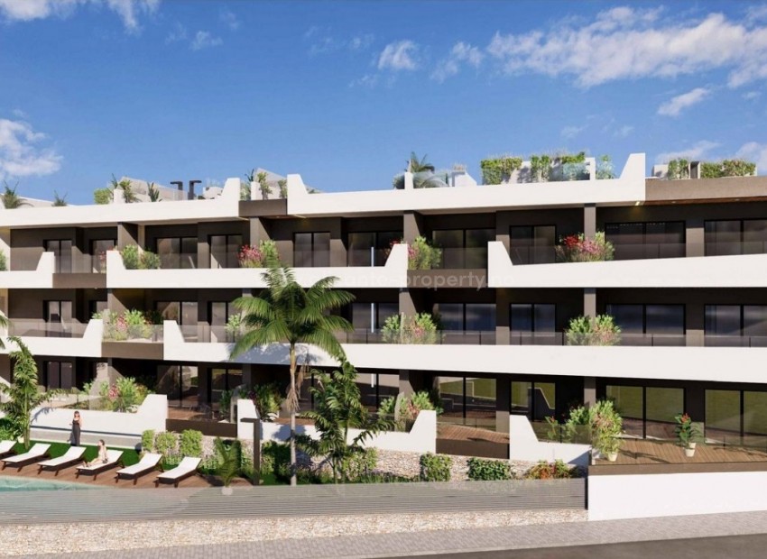 Apartments in Benijofar, 2/3 bedrooms, 2 bathrooms, penthouses with large private solarium large green area with swimming pool for all owners, as well as parking