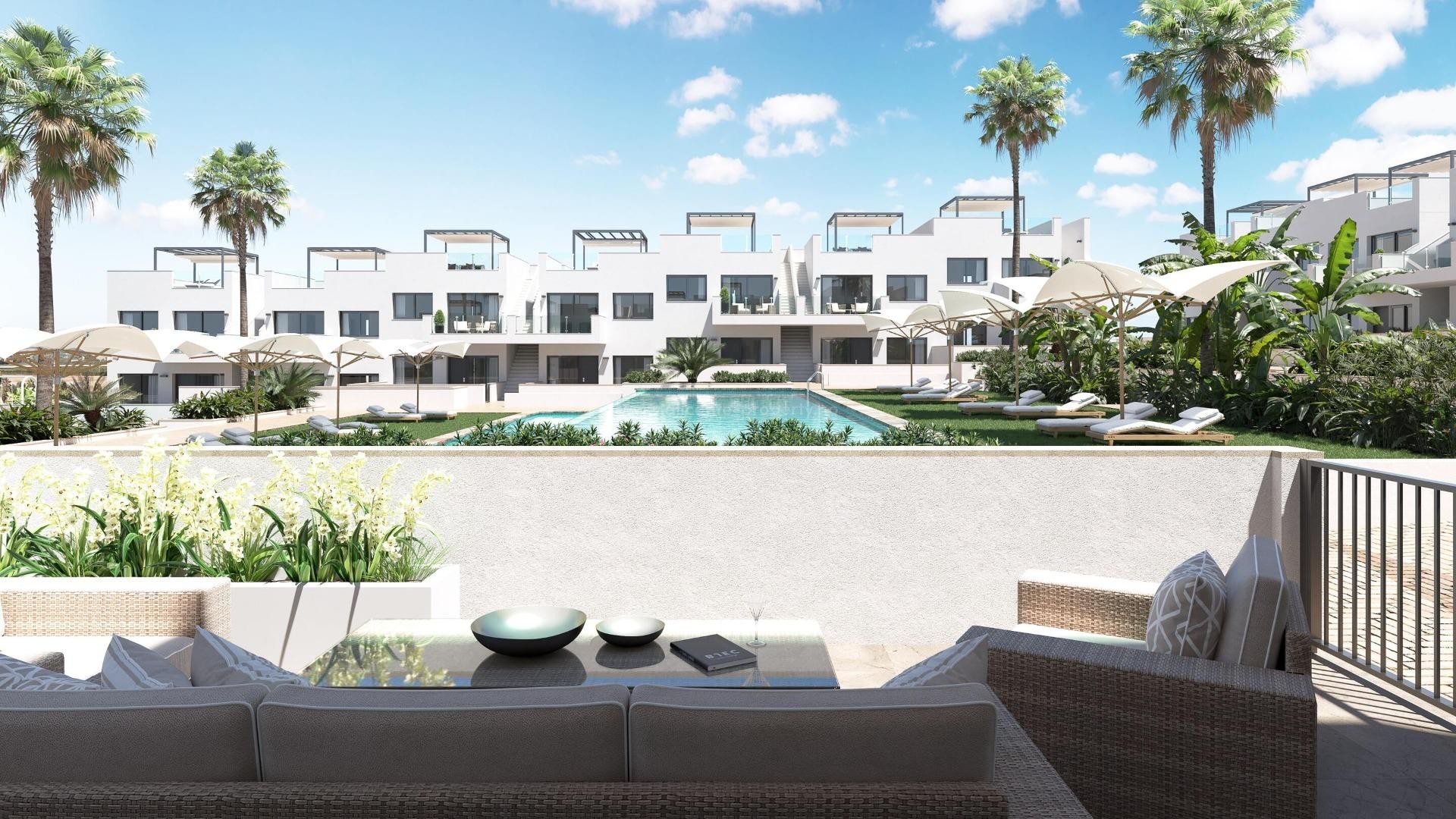 Brand new bungalow apartments in Los Balcones, Torrevieja, 2/3 bedrooms, 2 bathrooms, great pool area with garden, spectacular views over pink lagoon