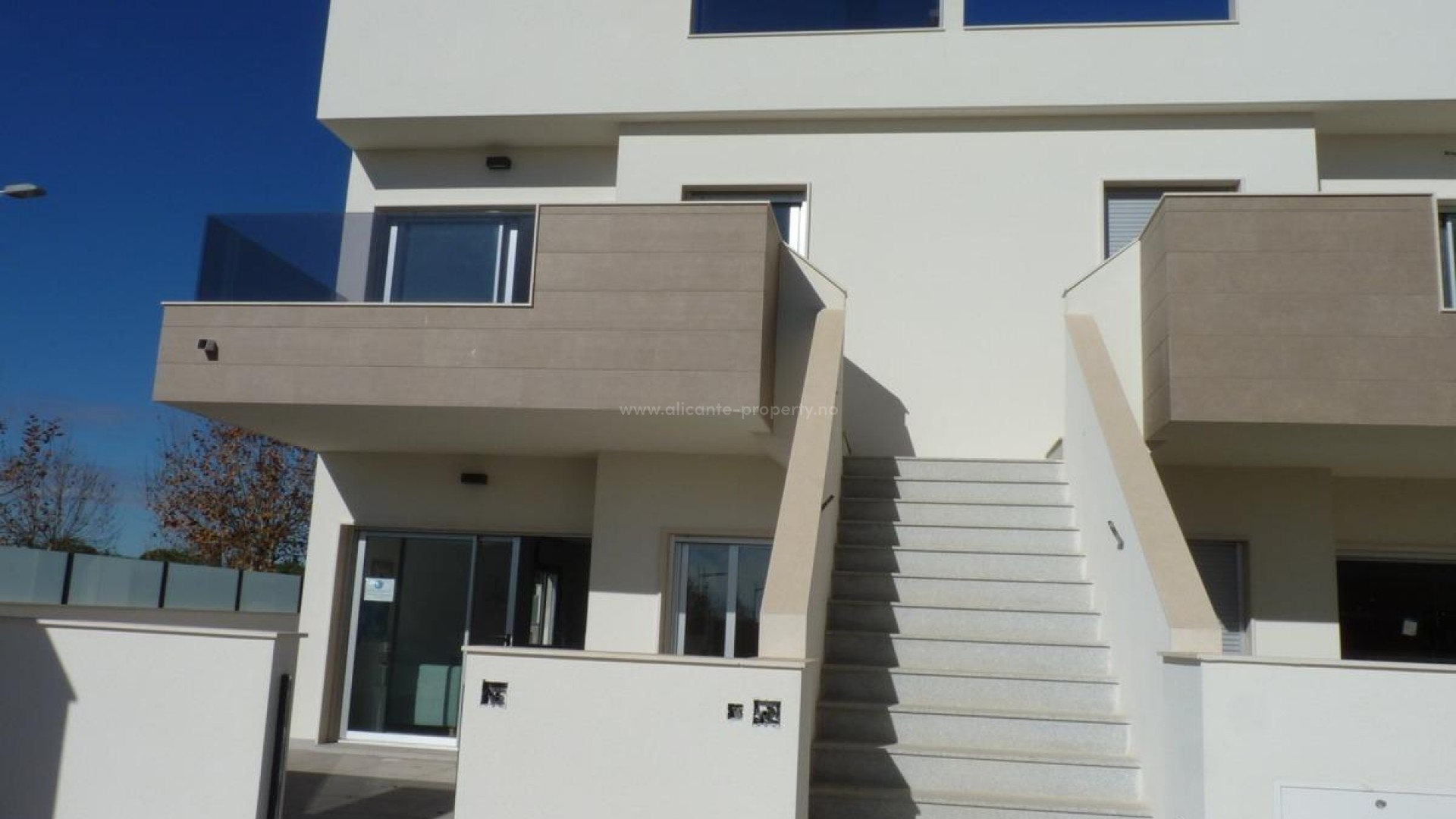 Brand new bungalow apartments in Pilar de La Horadada, 2 bedrooms, 2 bathrooms, terrace, private garden or top floor with private solarium, shared pool