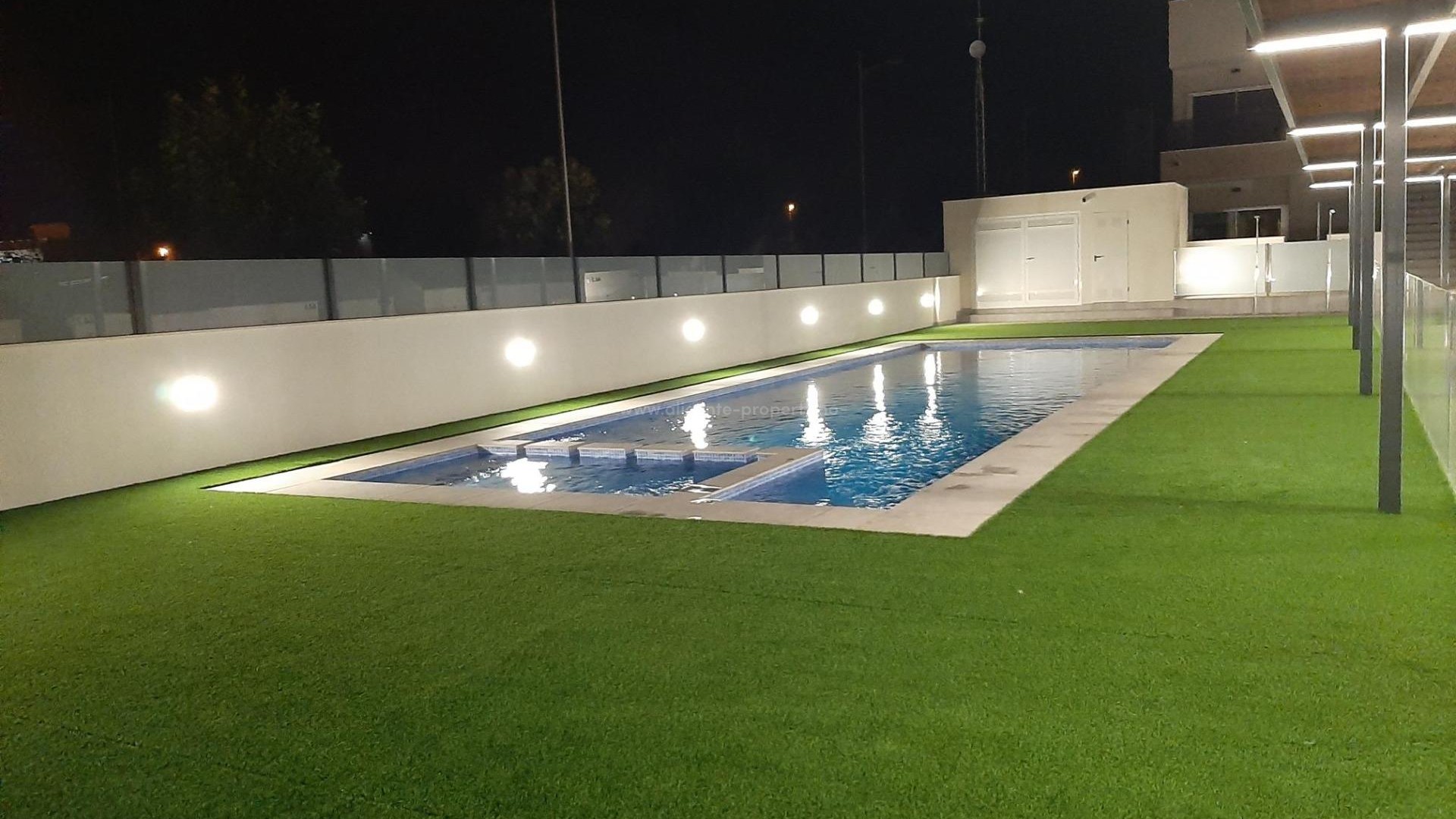 Brand new bungalow apartments in Pilar de La Horadada, 2 bedrooms, 2 bathrooms, terrace, private garden or top floor with private solarium, shared pool