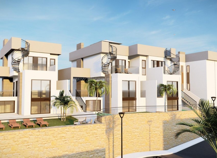 Brand new houses/villas in La Finca Golf, Algorfa, 2 bedrooms, 2 bathrooms, terrace and solarium, half-basement and garden with parking. Possible with private pool