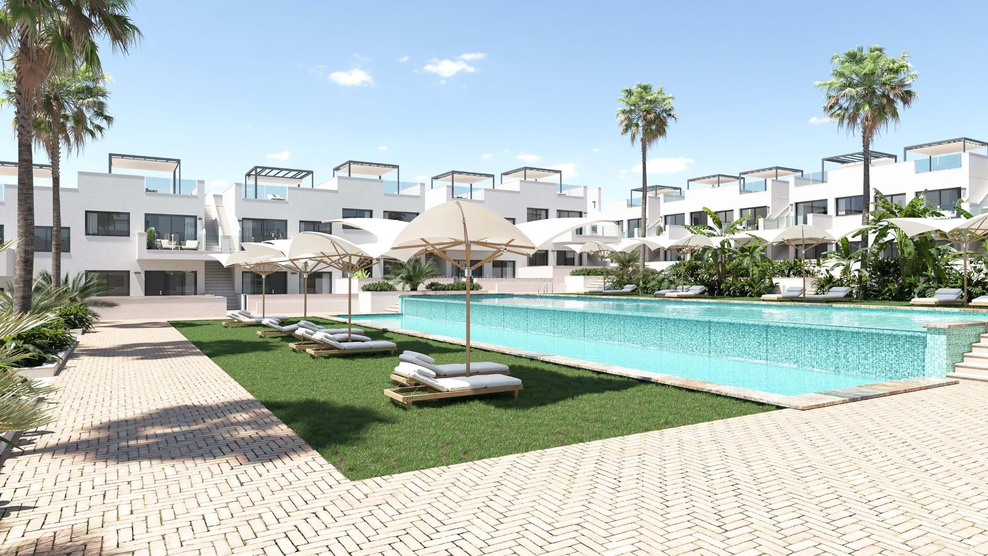 Bungalow apartments in Los Balcones at Torrevieja, 2 bedrooms and 2 bathrooms, all apartments have spectacular views of Torrevieja's pink lagoon