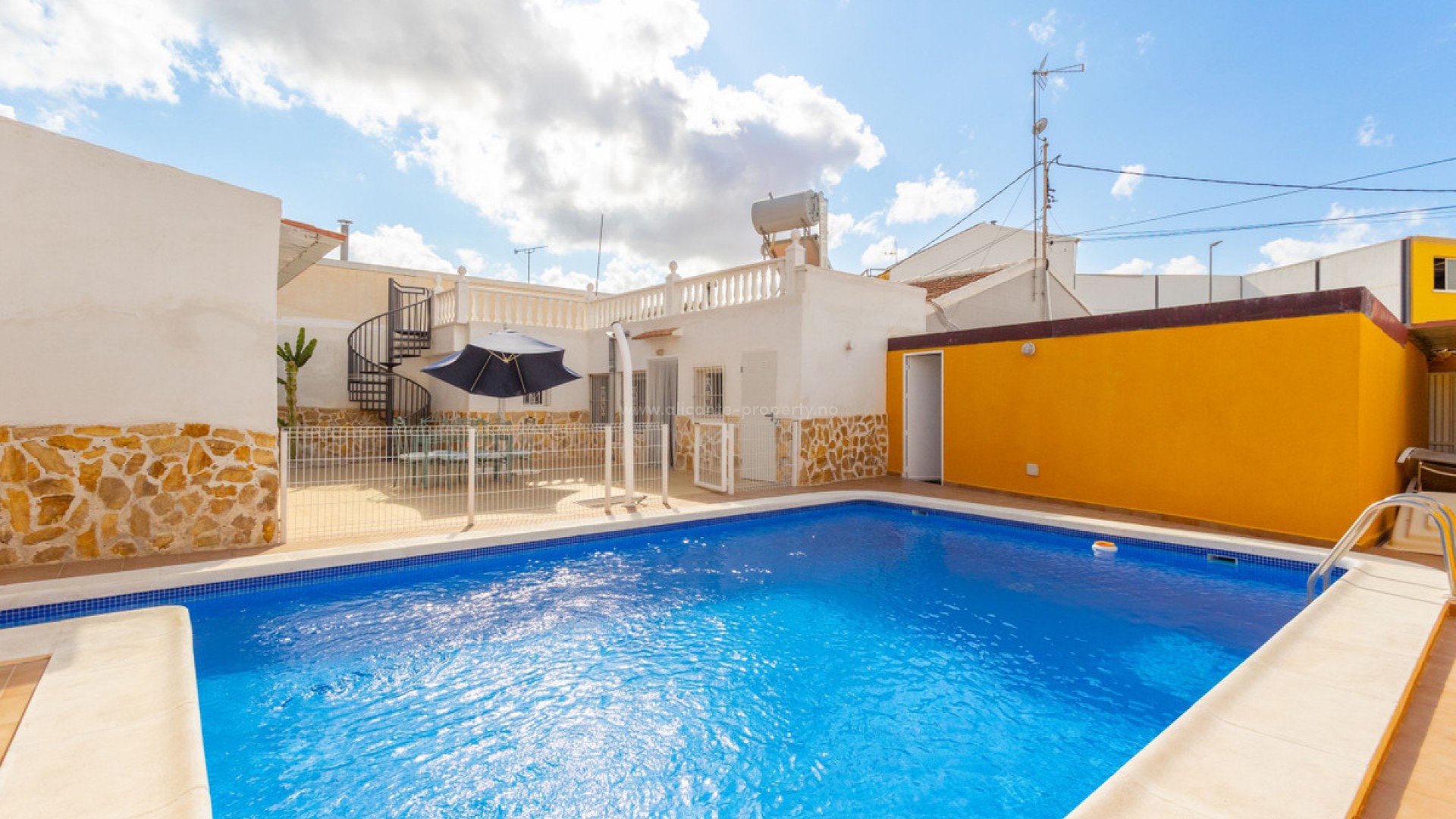 Bungalow en Los Montesinos Centro
