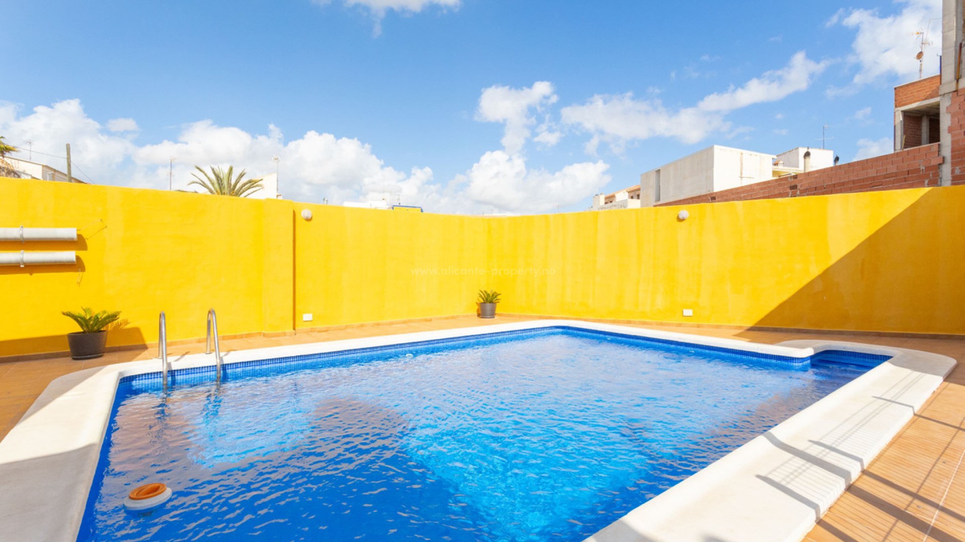 Bungalow en Los Montesinos Centro