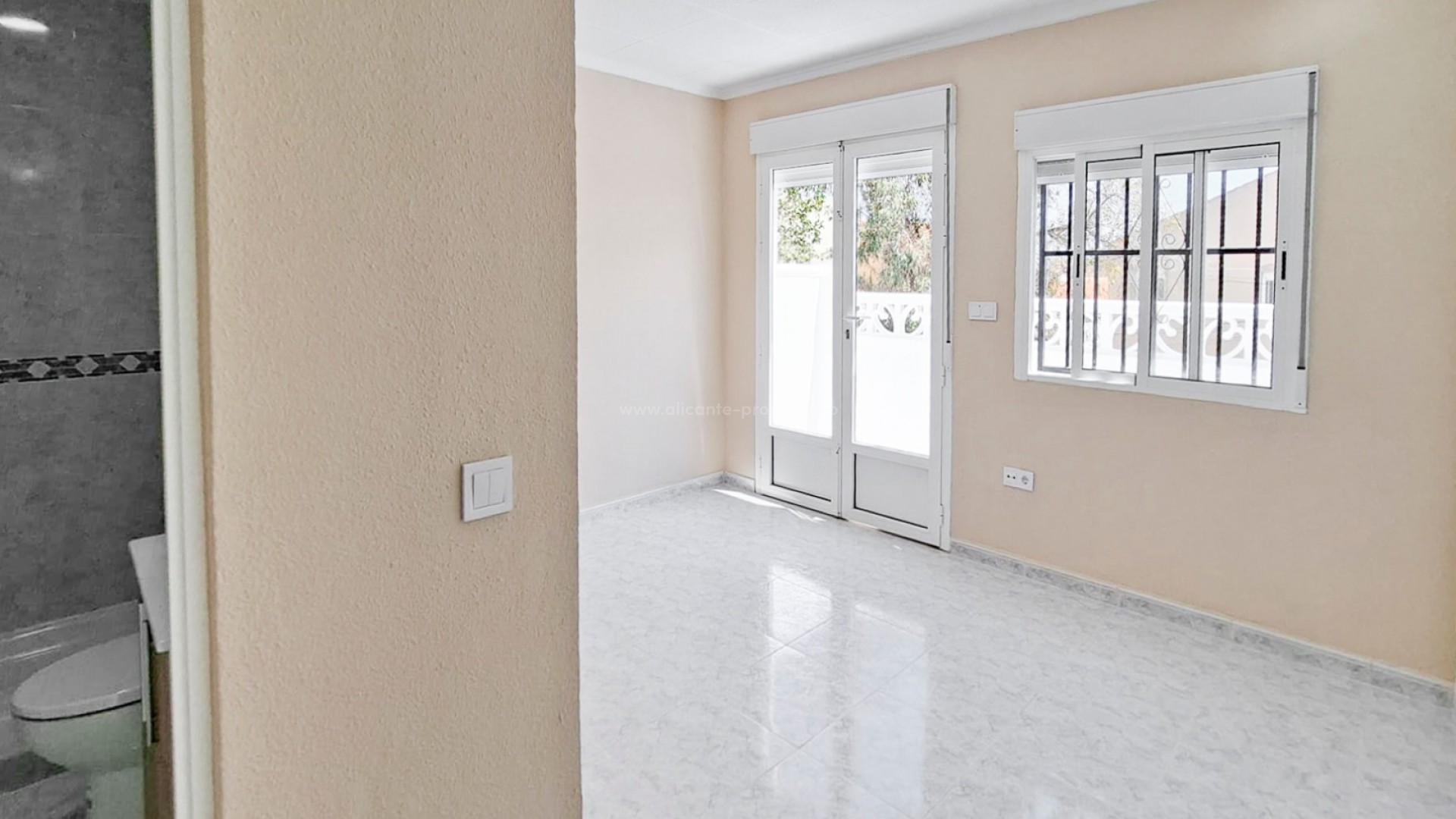 Bungalow en Urb. La Marina