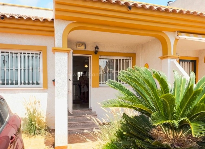 Bungalow i Daya Nueva