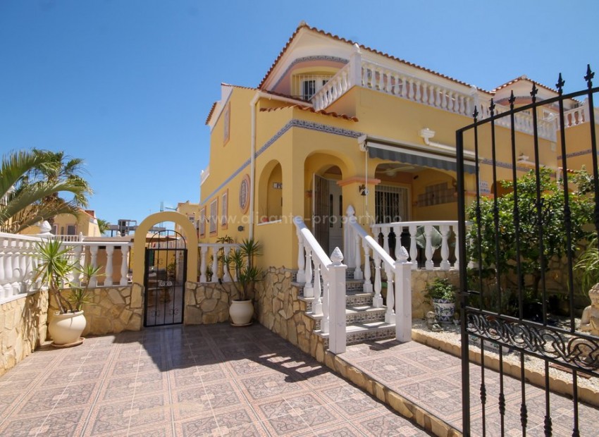 Bungalow in Bosque De Las Lomas