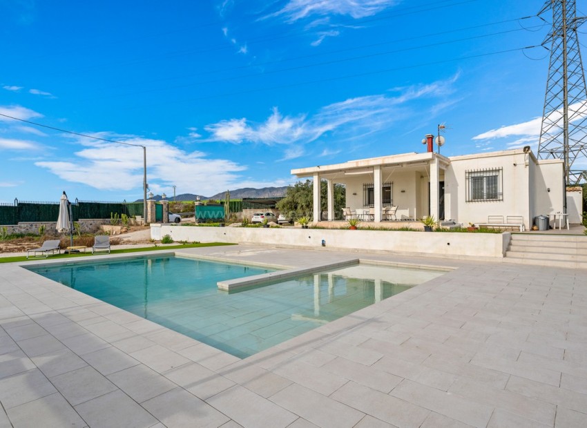 Bungalow in Elche Centro