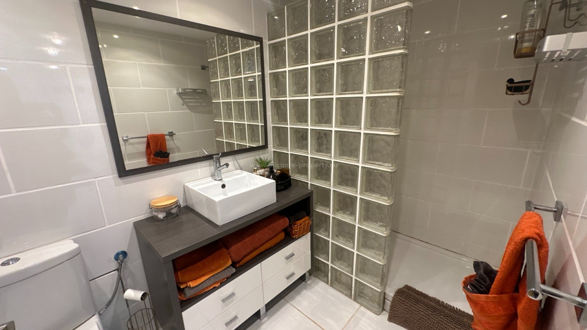 Bungalow in Entre Naranjos