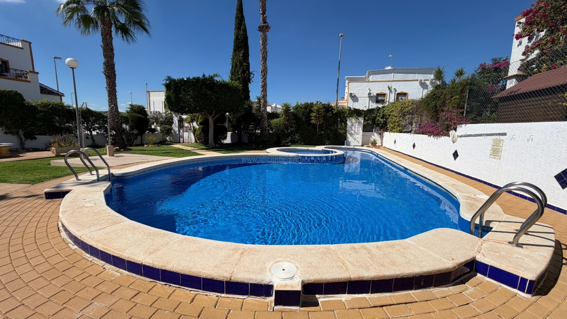 Bungalow in Entre Naranjos
