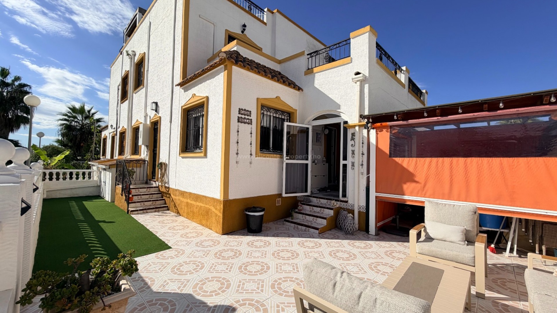 Bungalow in Entre Naranjos