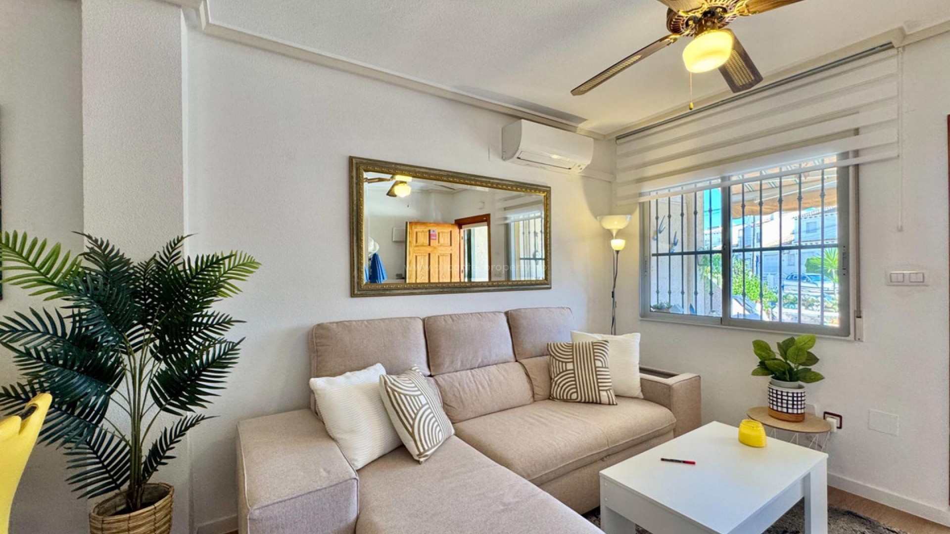 Bungalow in Las Filipinas