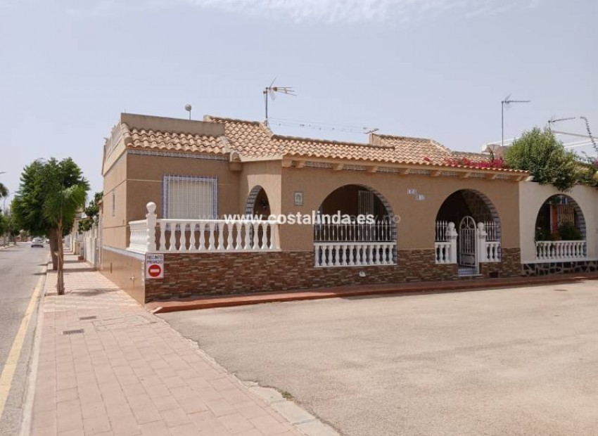 Bungalow in Los Alcazares