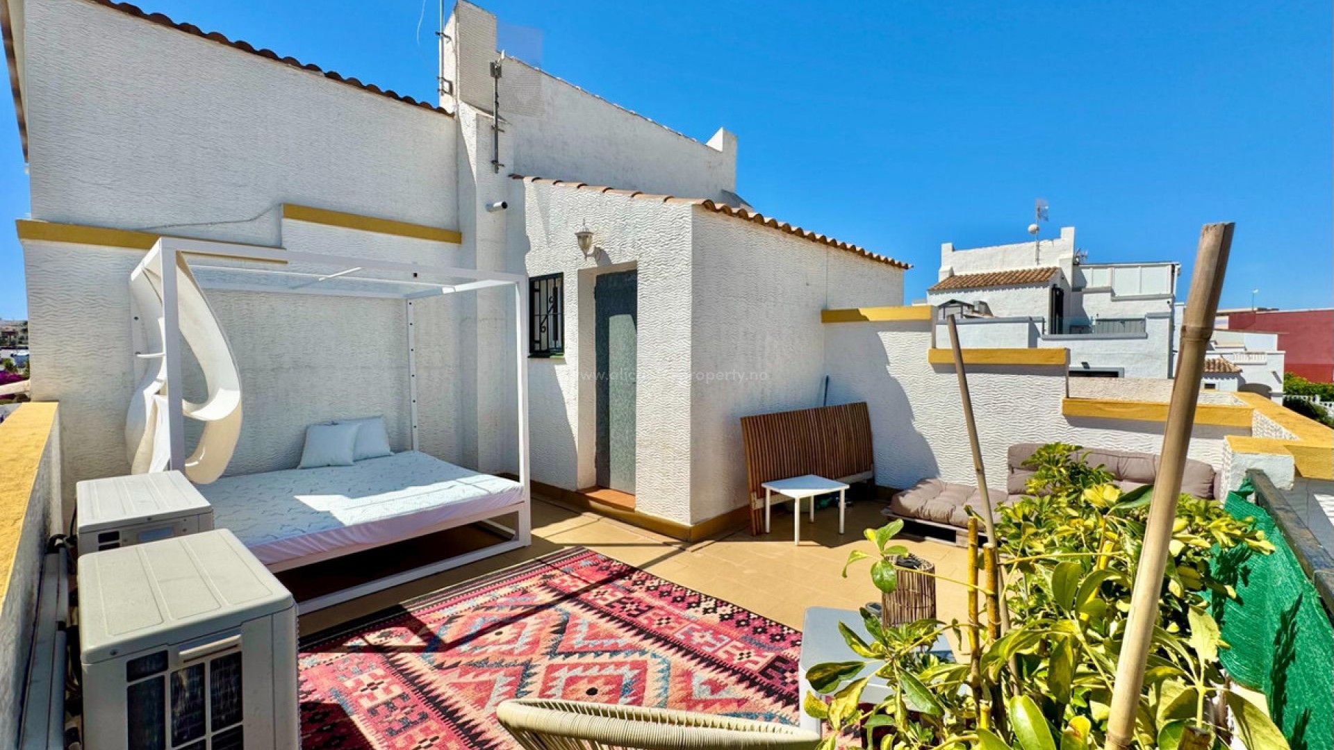 Bungalow in Los Altos