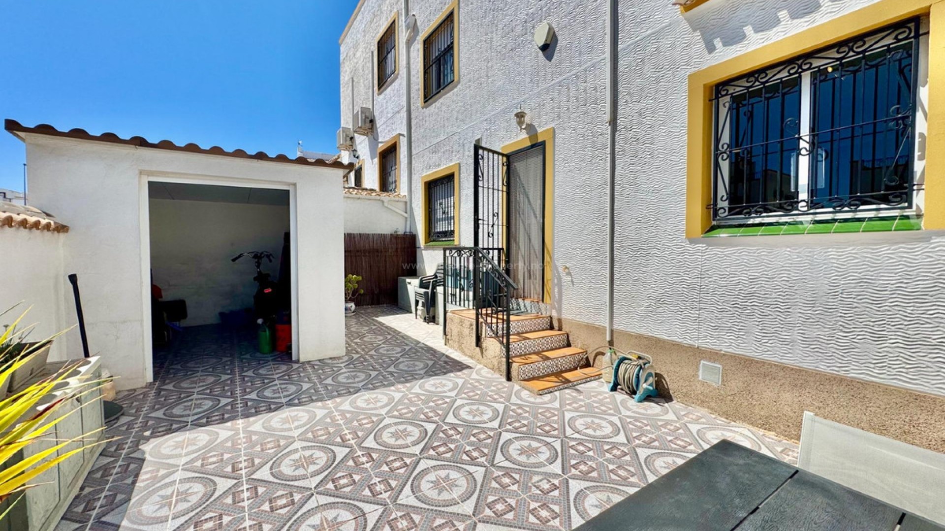 Bungalow in Los Altos